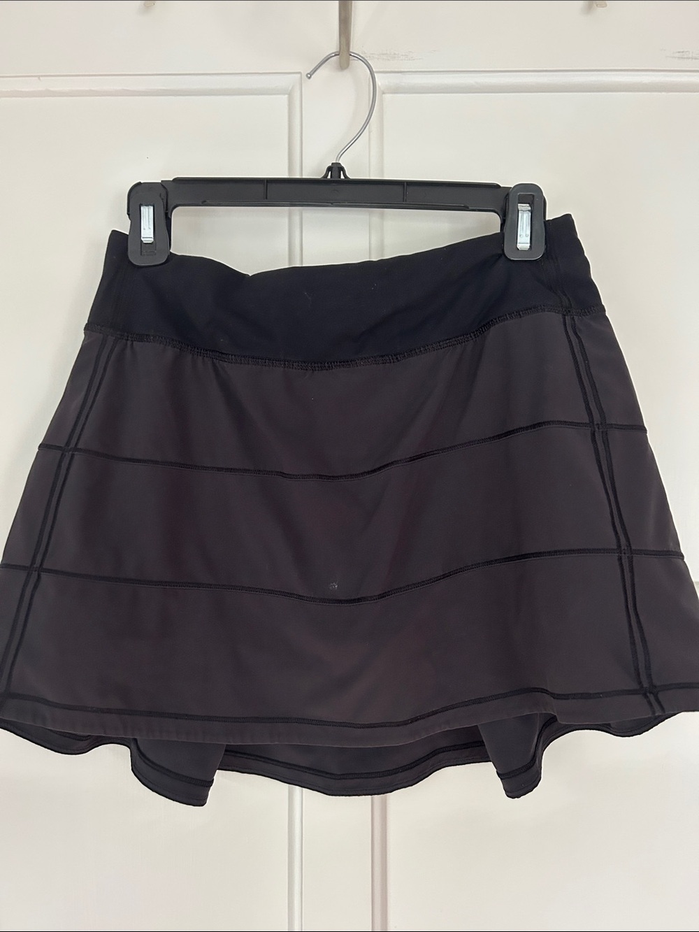 Lululemon 6 Tall Pace Rival skirt
